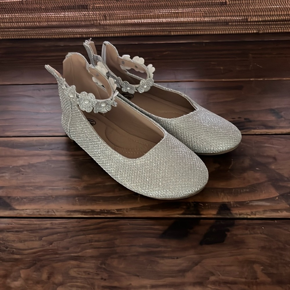Trary size 4 sparkle silver shoes with flower ankle straps